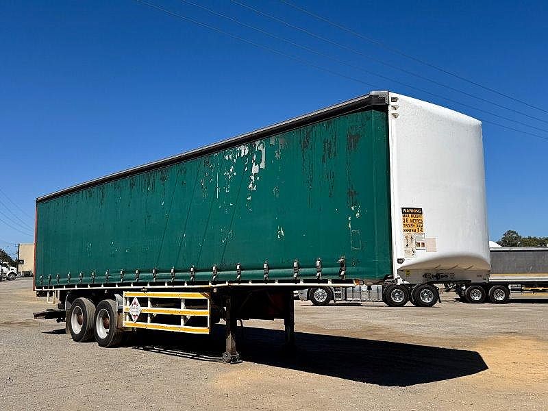 2012 Maxitrans Bogie Axle Curtainsider