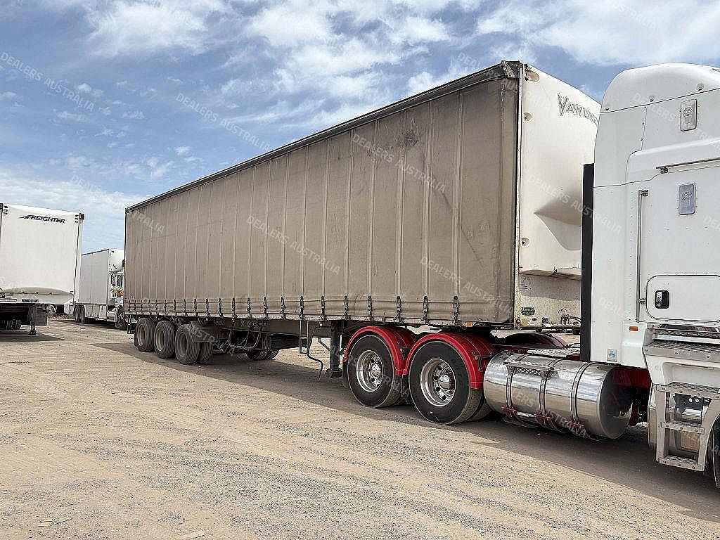 2006 Vawdrey Tri-Axle Straight Deck Trailer