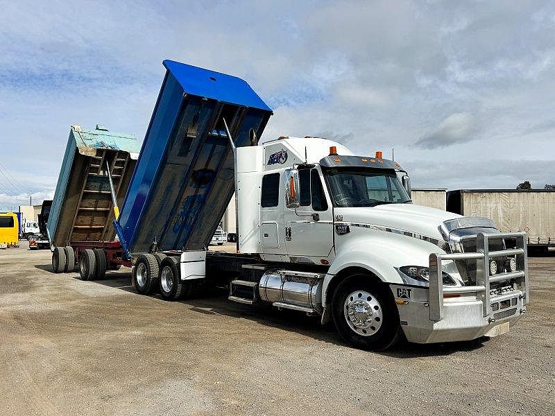 2013 Caterpillar CT630 Steel Tipper with Tipper Dog Trailer