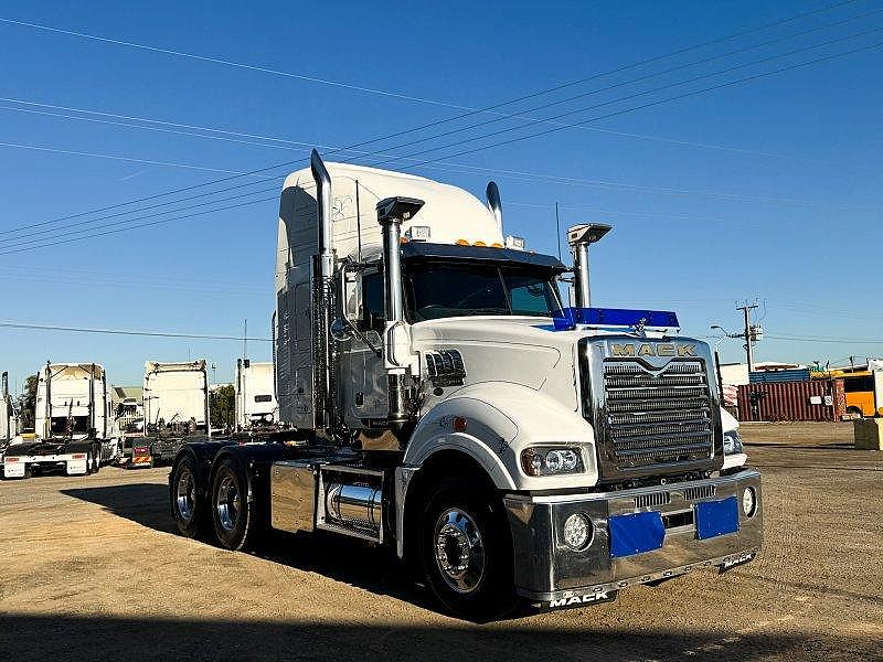 2019 Mack Superliner Prime Mover