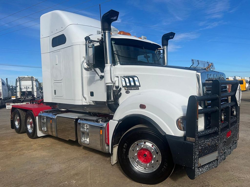 2018 Mack Superliner 131 ton rated Mack Superliner 6×4 prime mover