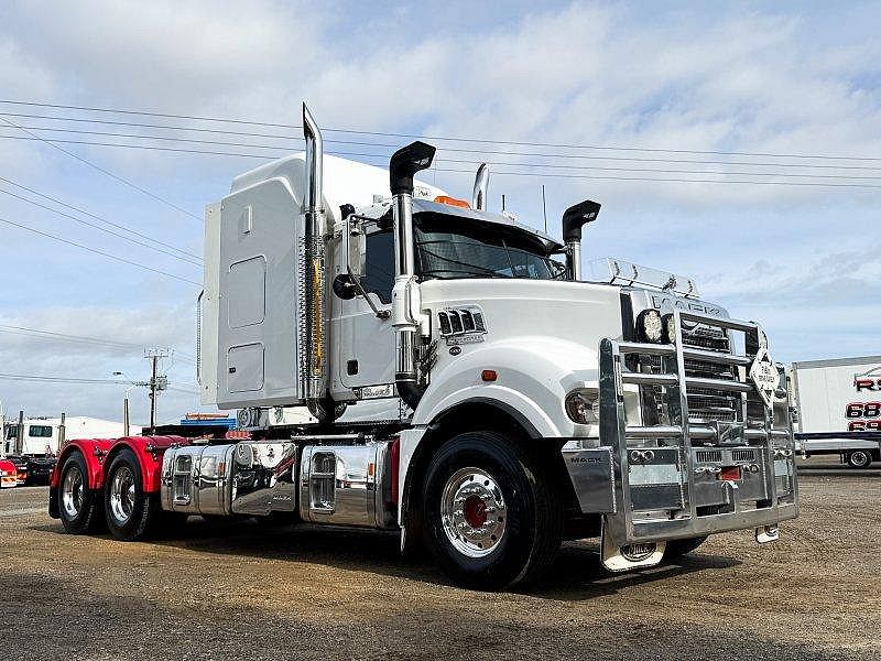 2017 Mack Superliner Prime Mover