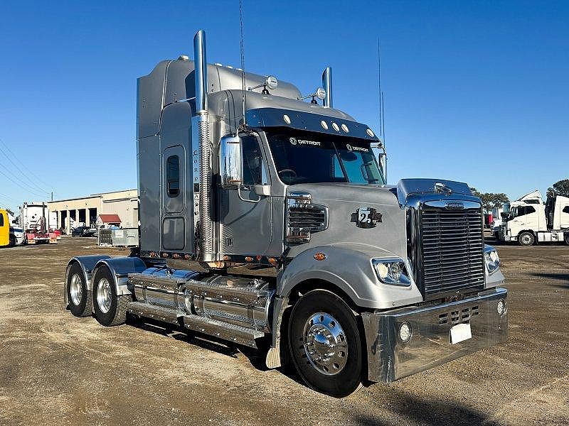 2014 Freightliner Coronado 114 Prime Mover