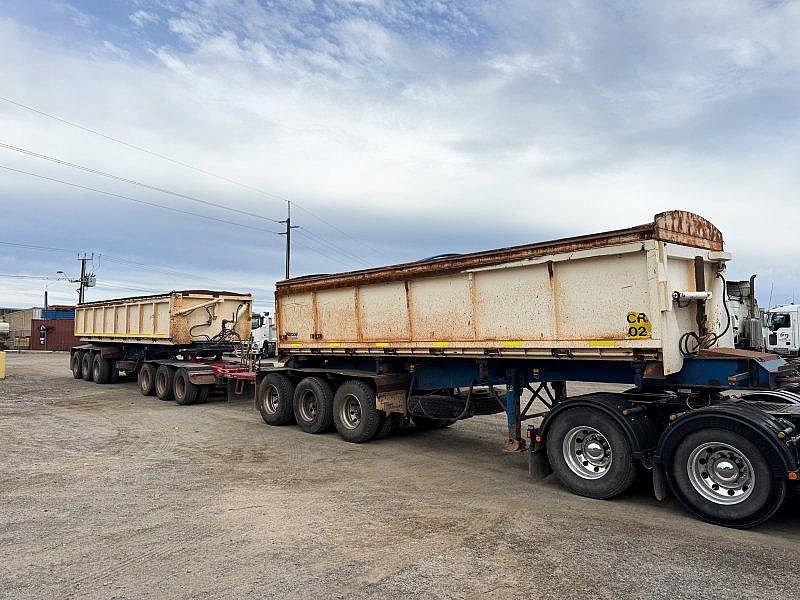 2012 Triad Side Tipper Combination with Freightmaster CD3 3 Axle Dolly