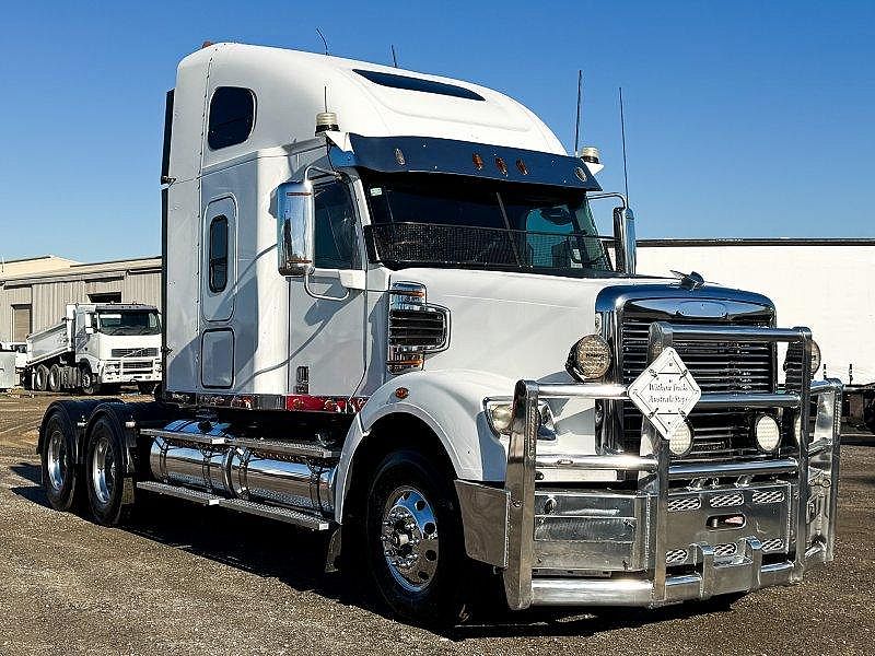 2017 Freightliner Coronado 122 Prime Mover